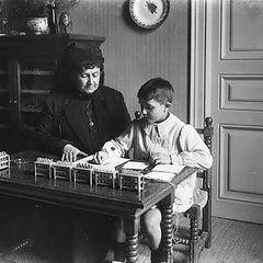 Maria Montessori with Children 04